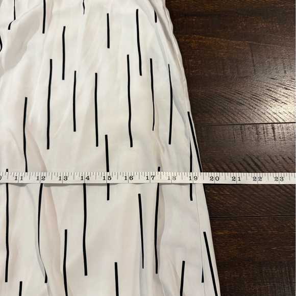 Alfani White Black Abstract Stripe Sleeveless Shift Dress Size 2 - Picture 8 of 11